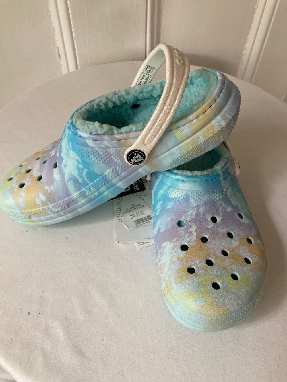 CROCS lined cloud print NWT size J6 sparkle strap